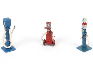 Lot 226 - DINKY TOYS (FRANCE) (3)