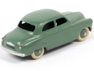 Lot 143 - DINKY TOYS (FRANCE) (1)