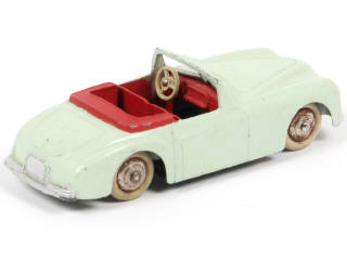 Lot 142 - DINKY TOYS (FRANCE) (1)