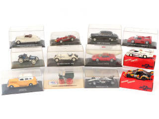 Lot 56 - DIVERS (12)