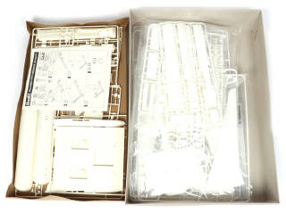 Lot 35 - REVELL (USA) (2)