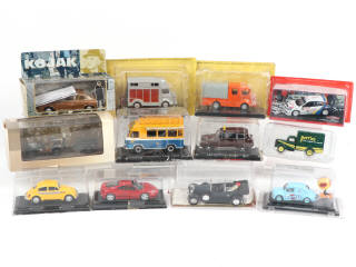 Lot 49 - DIVERS (12)