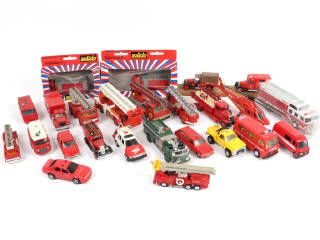 Lot 81 - DIVERS (25)