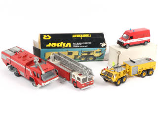 Lot 40 - DIVERS (4)