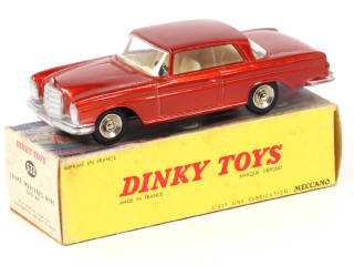 Lot 375 - DINKY TOYS (FRANCE) (1)