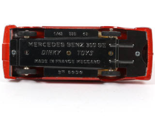 Lot 375 - DINKY TOYS (FRANCE) (1)