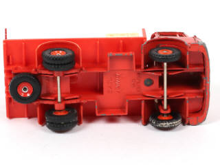 Lot 424 - DINKY TOYS (FRANCE) (1)