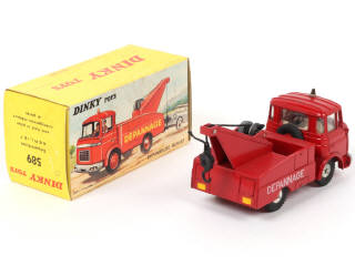 Lot 421 - DINKY TOYS (FRANCE) (1)