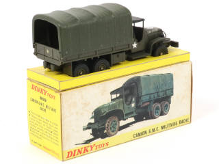 Lot 448 - DINKY TOYS (FRANCE) (1)