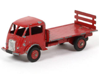Lot 407 - DINKY TOYS (FRANCE) (1)
