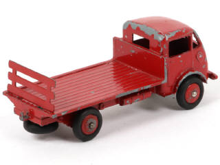 Lot 407 - DINKY TOYS (FRANCE) (1)