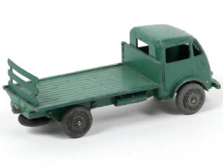 Lot 408 - DINKY TOYS (FRANCE) (1)