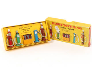 Lot 458 - DINKY TOYS (GB) (1)
