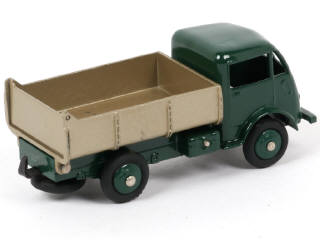 Lot 413 - DINKY TOYS (FRANCE) (1)
