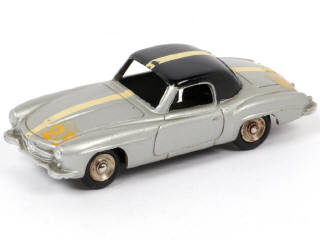 Lot 319 - DINKY TOYS (FRANCE) (1)