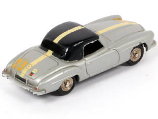 Lot 319 - DINKY TOYS (FRANCE) (1)