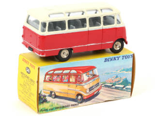 Lot 401 - DINKY TOYS (FRANCE) (1)