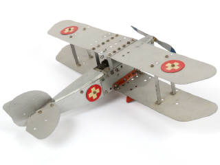 Lot 86 - MECCANO (1)