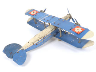 Lot 87 - MECCANO (1)