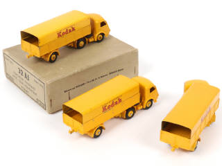 Lot 417 - DINKY TOYS (FRANCE) (4)