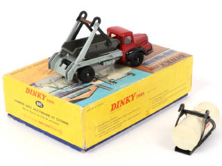 Lot 428 - DINKY TOYS (FRANCE) (1)