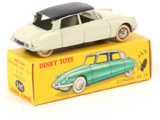 Lot 312 - DINKY TOYS (FRANCE) (1)