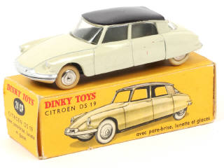 Lot 313 - DINKY TOYS (FRANCE) (1)