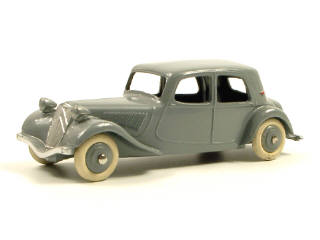 Lot 1138 - DINKY TOYS (FRANCE) (1)