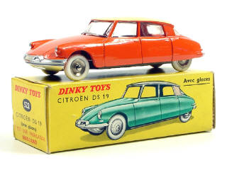 Lot 1174 - DINKY TOYS FRANCE (1)
