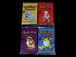 Lot 144 - POKEMON COMPANY (USA) (4)