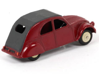 Lot 104 - DINKY TOYS (FRANCE) (1)