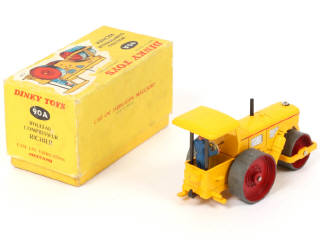 Lot 124 - DINKY TOYS (FRANCE) (1)
