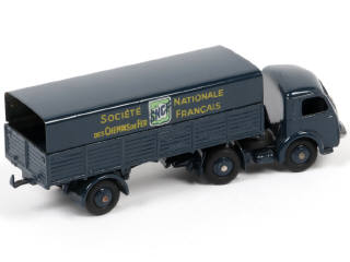 Lot 113 - DINKY TOYS (FRANCE) (1)