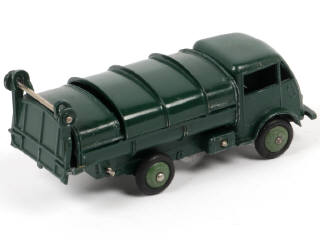 Lot 111 - DINKY TOYS (FRANCE) (1)