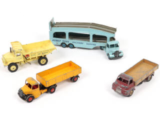 Lot 43 - DINKY TOYS (GB) (4)