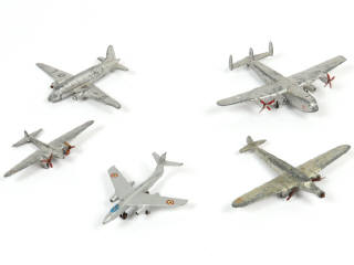 Lot 51 - DINKY TOYS (5)