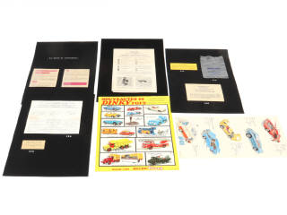 Lot 14 - DINKY TOYS (15)