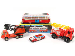 Lot 85 - DIVERS (4)