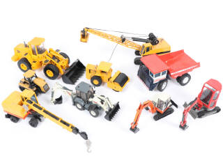 Lot 67 - DIVERS (9)