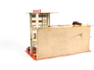 Lot 73 - DIVERS (4)