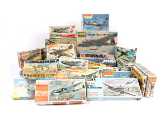 Lot 56 - DIVERS (35)
