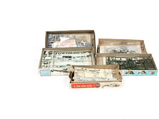 Lot 56 - DIVERS (35)