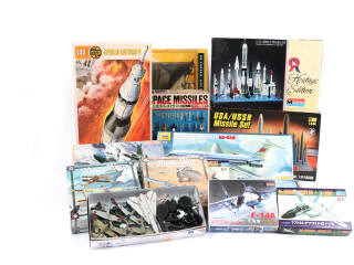 Lot 47 - DIVERS (14)