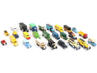 Lot 223 - DIVERS (26)
