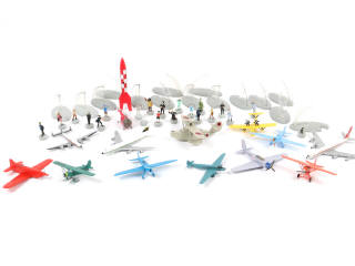 Lot 228 - DIVERS (33)