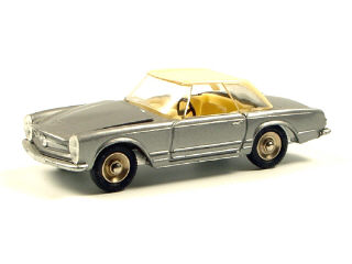 Lot 56 - DINKY TOYS (FRANCE) (1)