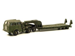 Lot 116 - DINKY TOYS FRANCE (1)