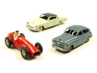 Lot 78 - DINKY TOYS (FRANCE) (3)