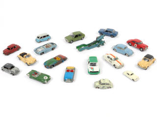 Lot 180 - DIVERS (17)