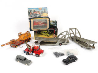 Lot 175 - DIVERS (8)